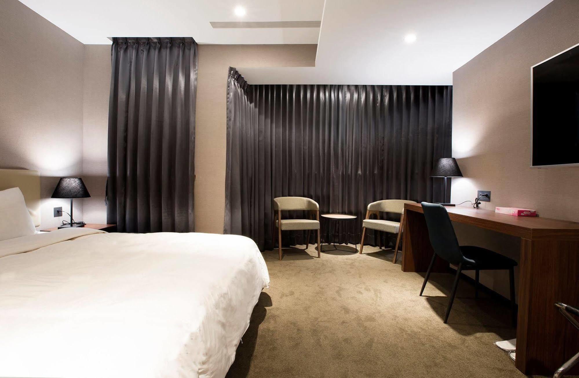 Noble Hotel Тайбей Екстер'єр фото