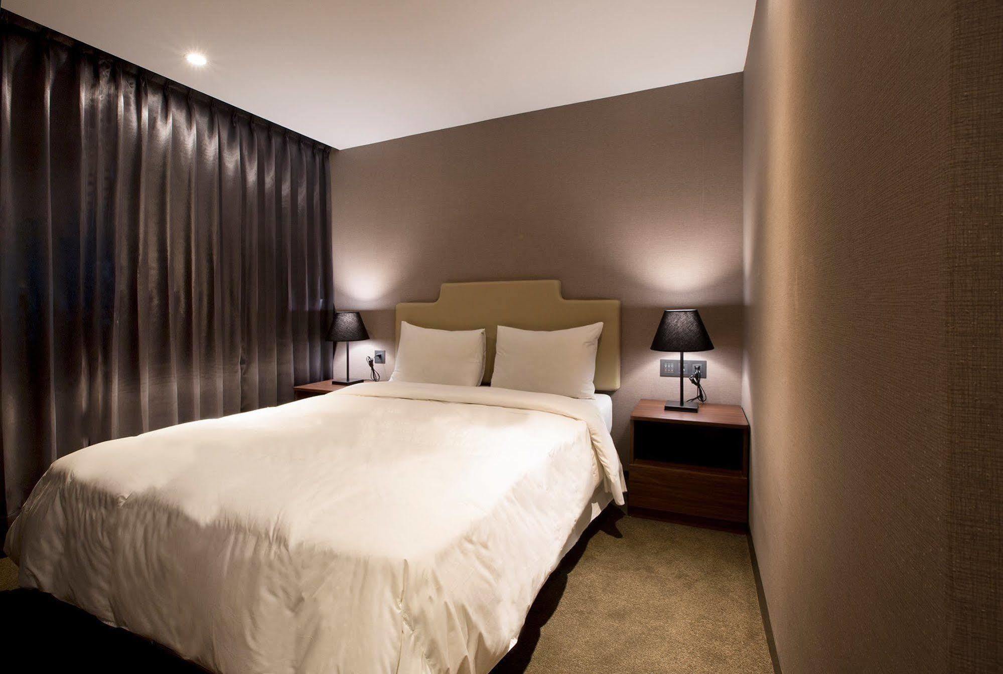 Noble Hotel Тайбей Екстер'єр фото