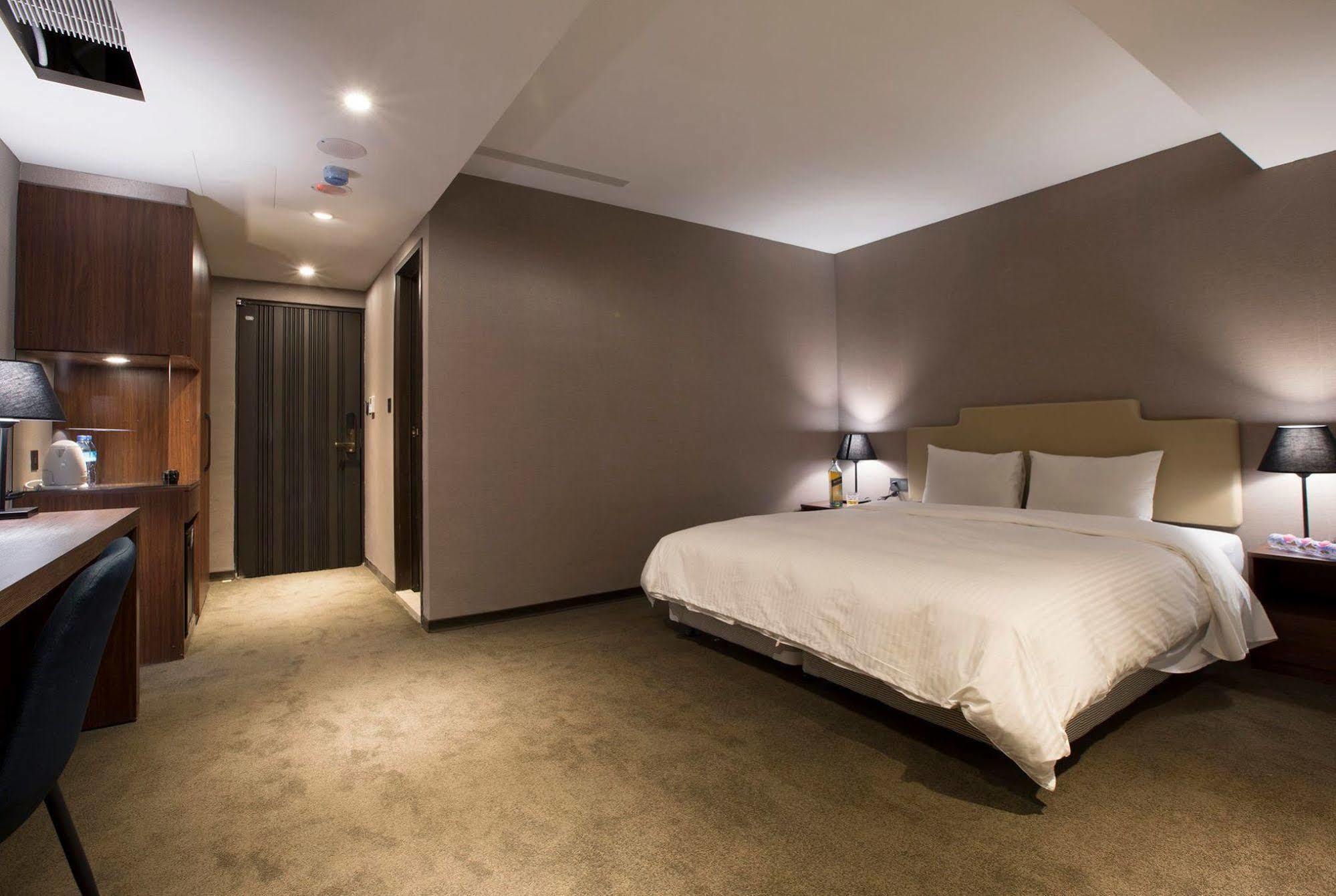 Noble Hotel Тайбей Екстер'єр фото